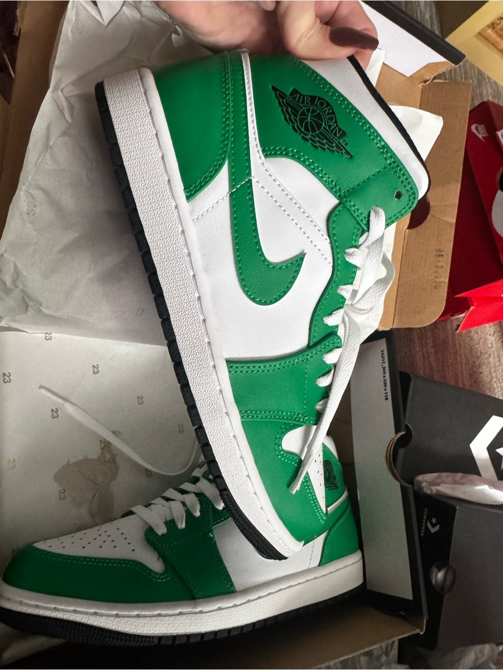 Air Jordan 1 Mid - Picture 2 of 6